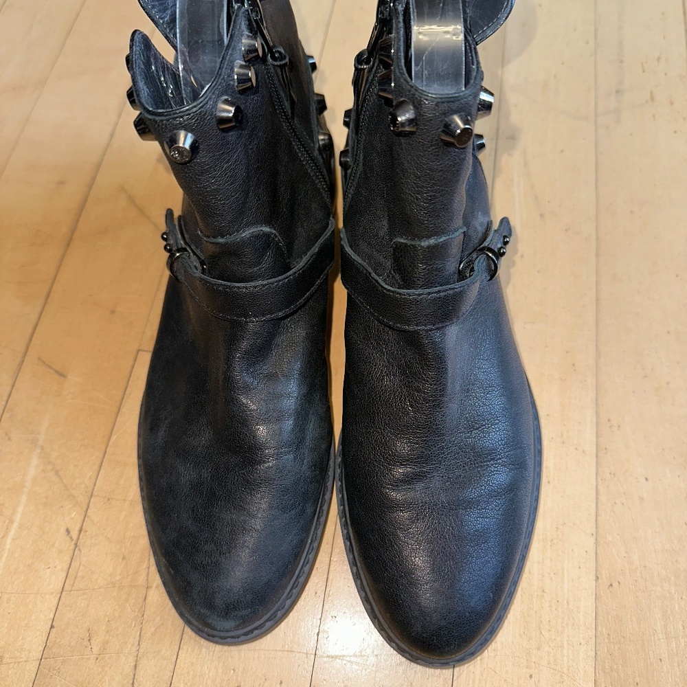 Stuart Weitzman Black Leather Gowest moto bootie, 7.5  CB2501 - Picture 3 of 7